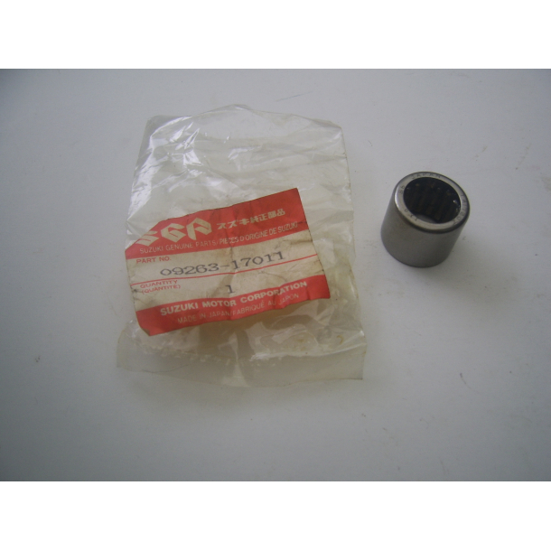 SUZUKI 0926317011 09263-17011 (09263-17027) ROLLER BEARING 17X24X2 DR-Z125 RG500 GS550/700/750/1150 GS550/750/1100 RM80/100/125