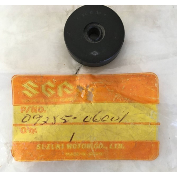 SUZUKI 0928506001 09285-06001 (09283-06008 09285-06011 09283-06010) SEAL,OIL6X34X10 