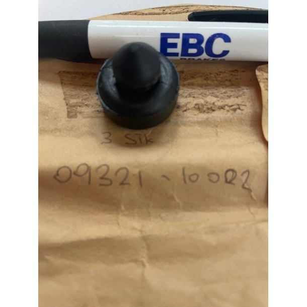 SUZUKI 0932110002 09321-10002 0932110015 09321-10015 4514816700 45148-16700 CUSHION(11.5X22X20)