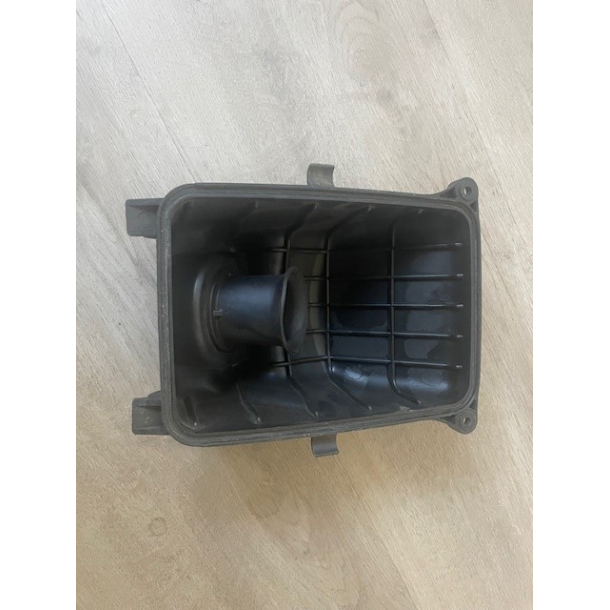 BRUGT SUZUKI 1374032F00 13740-32F00 1374032F01 13740-32F01 CAP,AIR CLEANER GSF1200 BANDIT 2001-2005