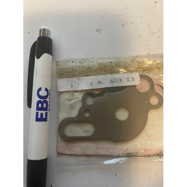 SUZUKI 1643210H00 16432-10H00 PLATE,OIL PUMP RM-Z250 2007-2009