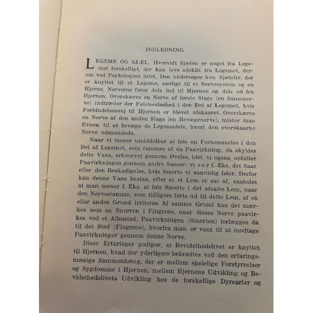 BRUGT Rimelig stand - �Menneskets sj�leliv Af Axel Dam -1923 Jul Gjellerups forlag. 