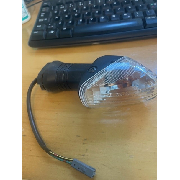 Kawasaki 230370150 23037-0150 LAMP-ASSY-SIGNAL,Rr,Lh, KLE650 VERSYS 2009