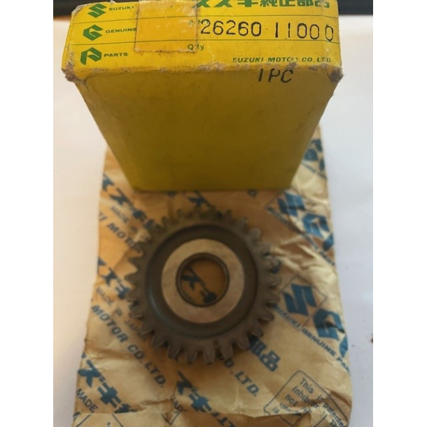 SUZUKI 2626011000 26260-11000 KICK STARTER IDLE GEAR OEM NOS GT250 GT380 TC305 T250 T350 T20 TC250
