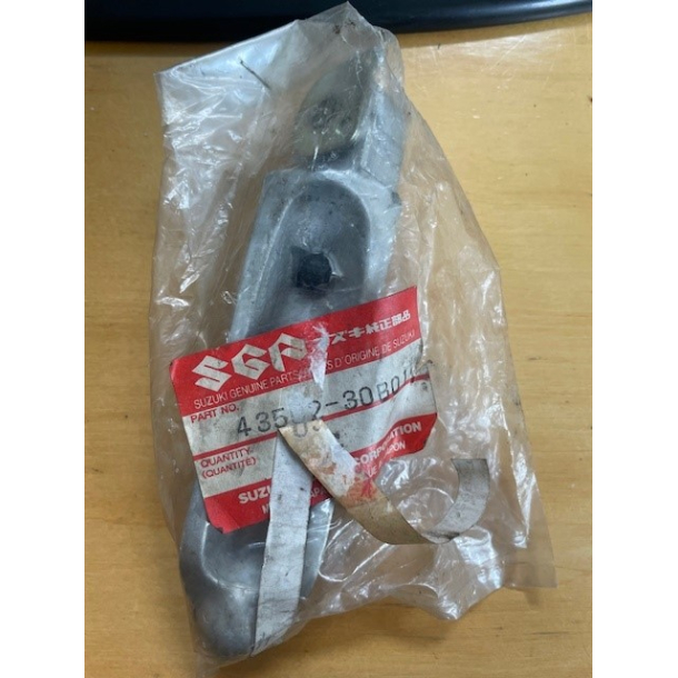 4350230B01 43502-30B01, Footr. Assy Lh, Suzuki 