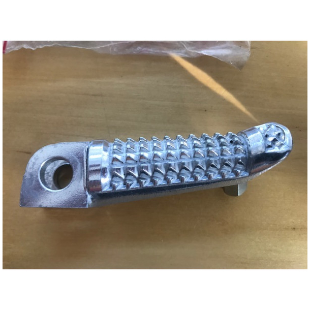 SUZUKI 4352635F00 43526-35F00 BAR,FR FOOTREST,L GSXR600/750/1000 2000-2005