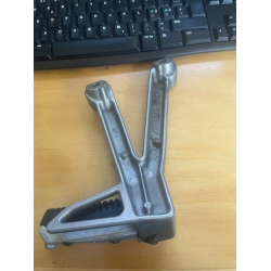 BRUGT PASSAGER FODHVILER VENSTRE SUZUKI GSF1200 BANDIT 2001-2005 4370032F00 43700-32F00 FOOTREST ASS