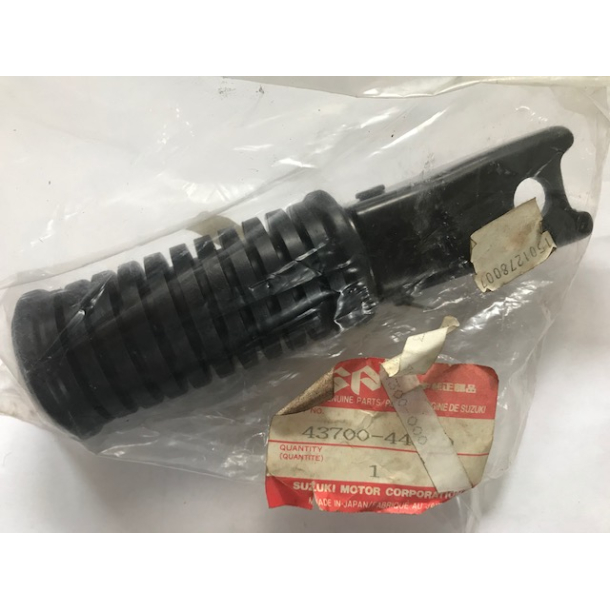 SUZUKI 4370044300 43700-44300 FOOTREST ASSEMBLY, REAR, LEFT GS300/450 GSX400