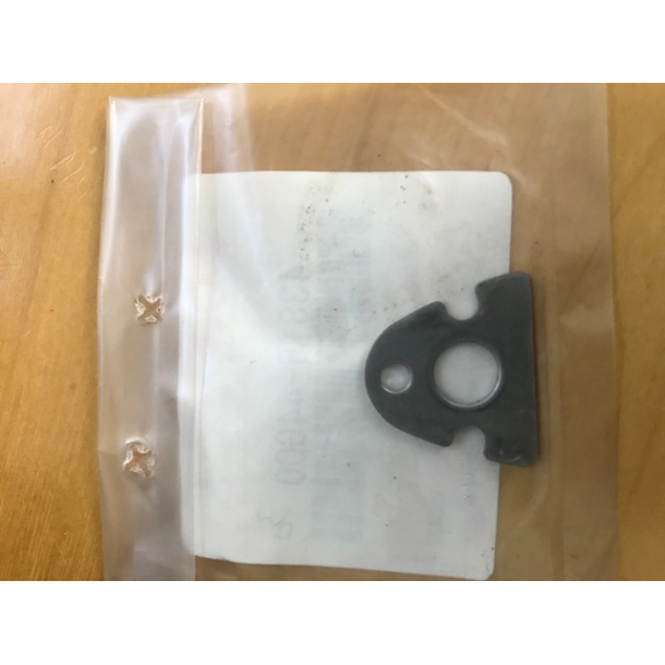 SUZUKI 4381644G00 PLATE,PILLION,R GSR600 2006-2008 VZR1800R (M1800) INTRUDER/BOULEVARD 2006-2014