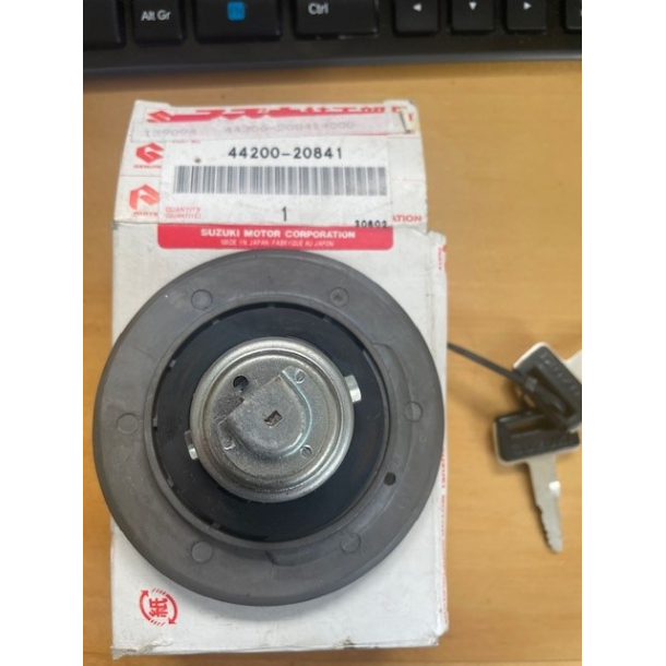 SUZUKI 4420020841 44200-20841 CAP SET,FUEL TANK RG400 RG500 GSXR750R GSX-R1100 85-88