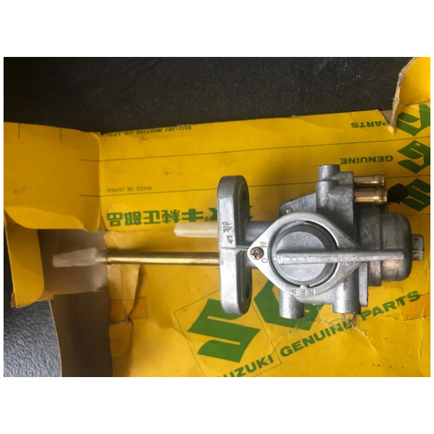 SUZUKI 4430031051 44300-31051 COCK ASSY,FUEL GT550 GT750 1972-1977