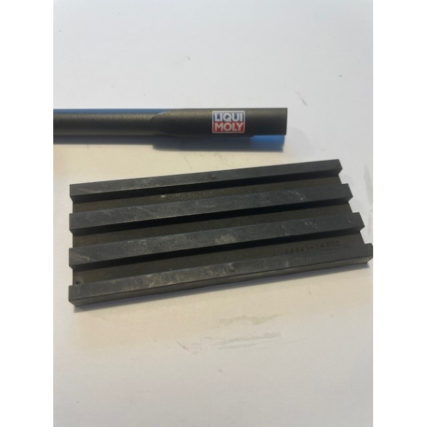 SUZUKI 4454114500 44541-14500 4454112D00 44541-12D00 CUSHION,FUEL TANK UPR FR