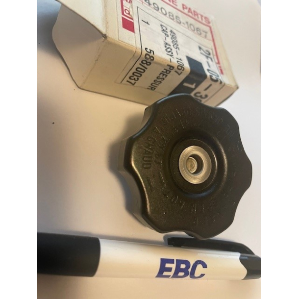 Kawasaki 490851067 49085-1067 490851052 49085-1052 490851054 49085-1054 490851057 Cap-assy-pressure