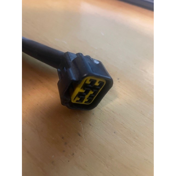 BRUGT Yamaha 4TV8250900 4TV-82509-00-00 WIRE, SUB LEAD YZF600R