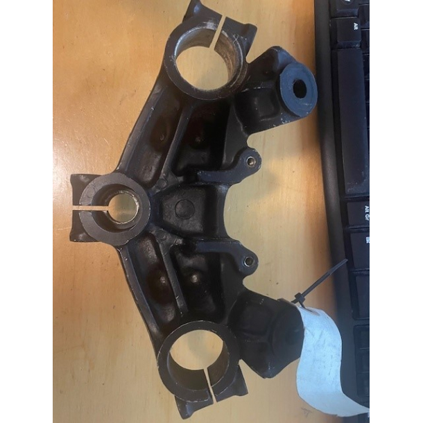 BRUGT Suzuki 5131147000291 51311-47000-291 HEAD,STEERING STEM GS550 GS750