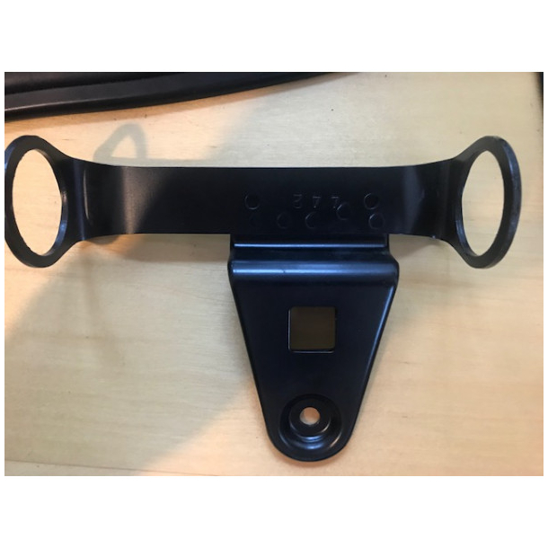 SUZUKI 5153044000291 (51500-44810-291) BRACKET,HEADLAMP,RIGHT GS400 77-79