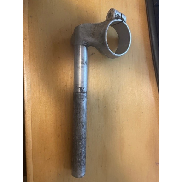 BRUGT CLIPON STYR HJRE SUZUKI 5611133E00 56111-33E00 HANDLEBAR,R GSXR750 SRAD 1996-1999