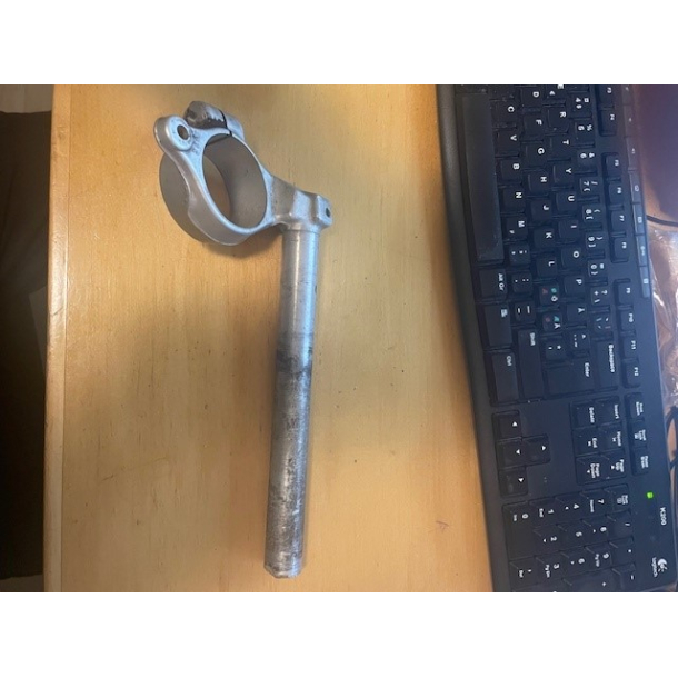 BRUGT CLIPON STYR HJRE SUZUKI 5611133E00 56111-33E00 HANDLEBAR,R GSXR750 SRAD 1996-1999