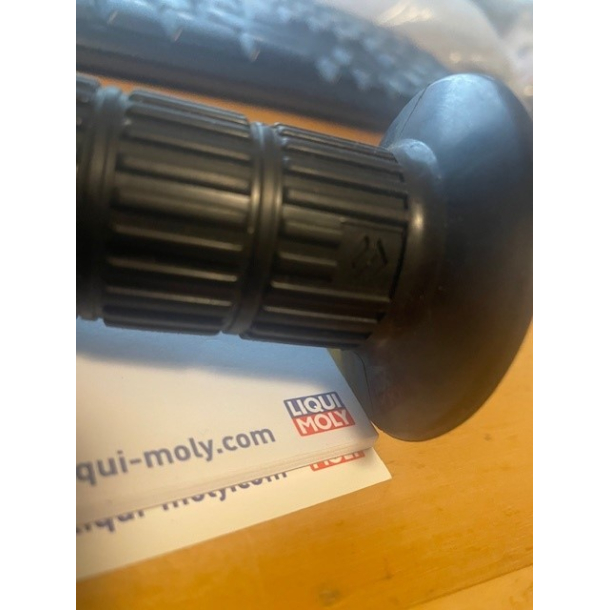 SUZUKI 5721133010 57211-33010 GRIP,LGT185GT250GT380GT550RE5