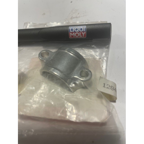 SUZUKI 5751228C00 57512-28C00 BRACKET,CLUTCH LEVER HOLDER DR-Z125 RM85 RM125 RM250 RM-Z250 RM-Z450