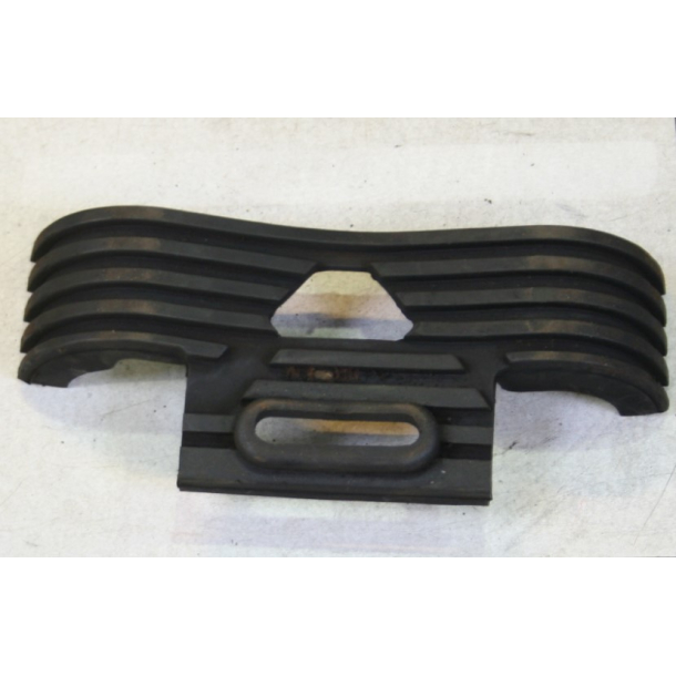 Yamaha 5A82418200 5A8-24182-00-00 DAMPER,LOCATING 2 gummi under tank 1981-1982 XV920R