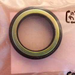 Honda 91201-300-003 91201300pakdaase 30x42x8 CB350/400/500/550/650/750Four krumtapaksel hoejre 69-82