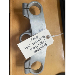 BRUGT verste gaffelbro Head,Steering Stem Suzuki 5131117D00 51311-17D00 GSX-R750 1991