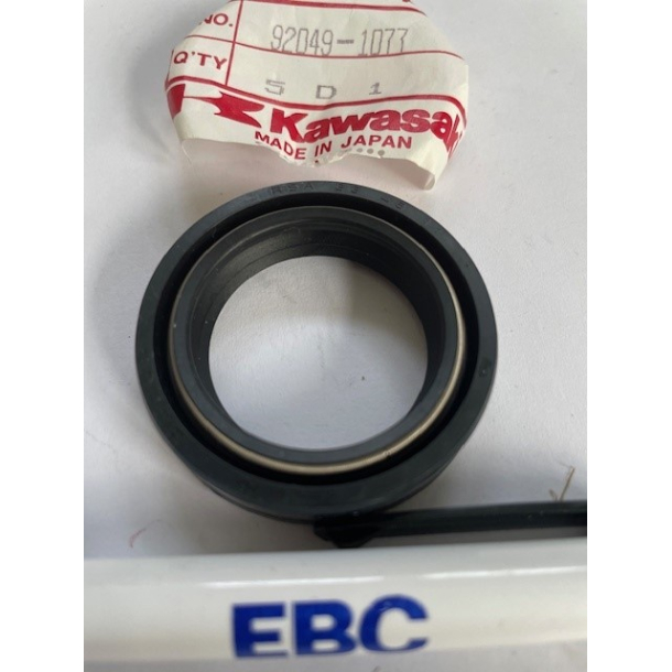 Kawasaki 920491077 92049-1077 920491340 92049-1340 44009022 44009-022 Oil Seal, Fork