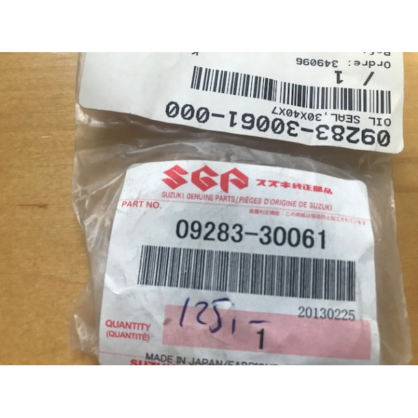 SUZUKI 0928330061 09283-300610928330076 SEAL,OIL(30X40X7) RM80/85/125 RM-Z250/450 RMX450