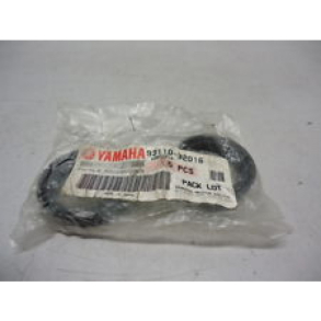 Yamaha 93110-32016 pakdse forgaffel 1 stk. 32X44X11 SR250 SR125