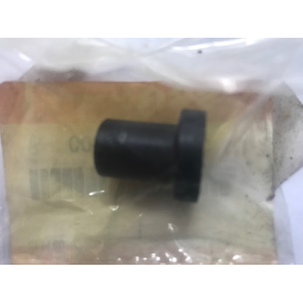 SUZUKI 9457319C00 94573-19C00 NUT,COWLING SIDE BRKT GSX600F GSX750F 1988-1997