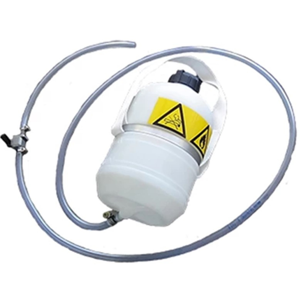 TECMATE BENZINTANK M/SLANG OG HANE 1,5 Liter STANDMATE AUXILIARY FUEL TANK 1,5 LITRE BOTTLE, HOSE, TAP, S