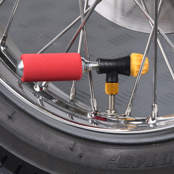 co2 patron pumpe Bike It CO2 Canister Tyre Inflator Kit incl. 2 patroner