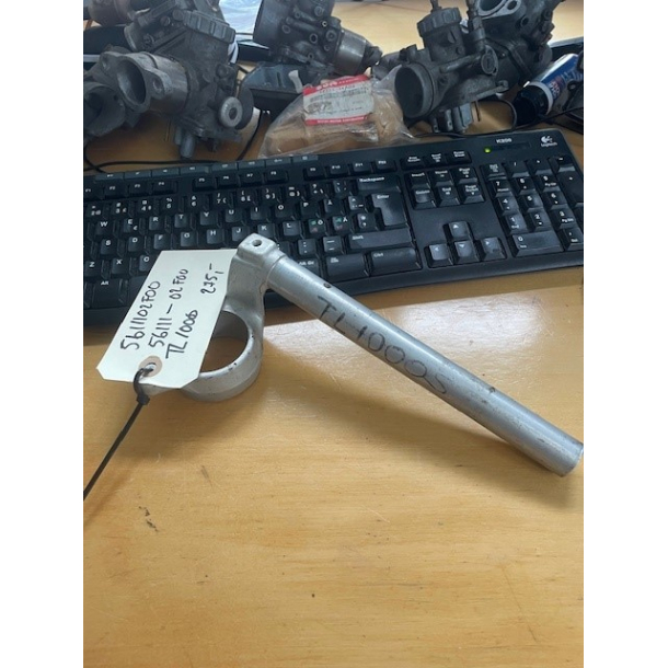BRUGT HJRE CLIPON STYR SUZUKI 5611102F00 56111-02F00 HANDLEBAR,R TL1000S 1997-2000 USED 2. HAND