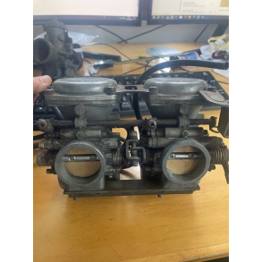 BRUGT Karburator Keihin 1a8-60 CARBURETOR ASSEMBLY YAMAHA XS500