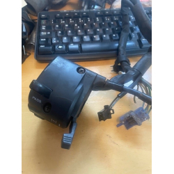 BRUGT STYRKONTAKT DEFEKT STIK SE FOTOS YAMAHA 4TV8397200 4TV-83972-00 SWITCH, HANDLE 4 YZF600R