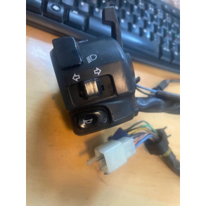 BRUGT STYRKONTAKT DEFEKT STIK SE FOTOS YAMAHA 4TV8397200 4TV-83972-00 SWITCH, HANDLE 4 YZF600R