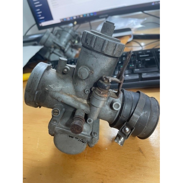 BRUGT Karburator SUZUKI CARBURETOR ASSY, RH A,B 13202-15313 MIKUNI SUZUKI T500 GT500