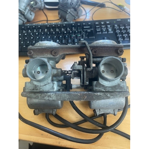 BRUGT Karburator keihin v52b CARBURETOR ASSY KAWASAKI 16001300 KZ400