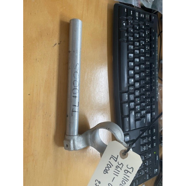 BRUGT HJRE CLIPON STYR SUZUKI 5611102F00 56111-02F00 HANDLEBAR,R TL1000S 1997-2000 USED 2. HAND