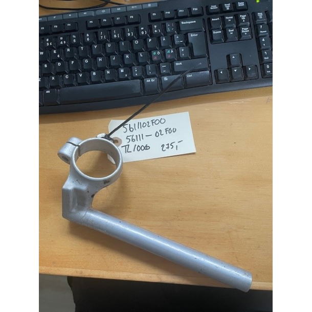 BRUGT HJRE CLIPON STYR SUZUKI 5611102F00 56111-02F00 HANDLEBAR,R TL1000S 1997-2000 USED 2. HAND